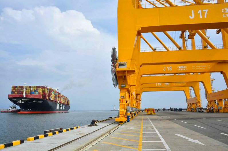 ARCELORMITTAL CRANE RAILS IN SRI LANKA’S LARGEST PORT 